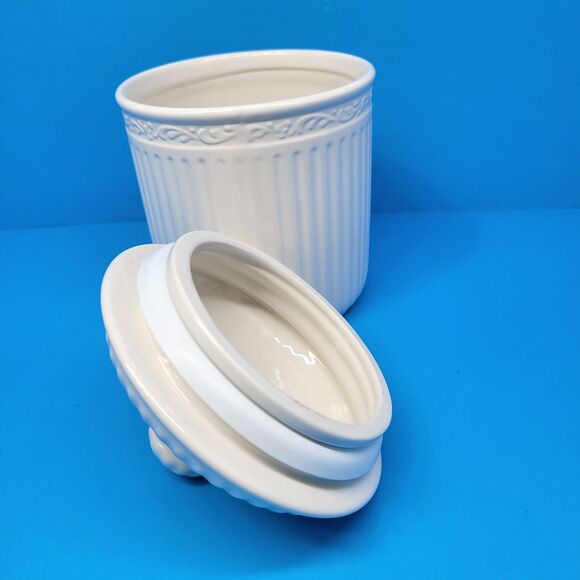 Mikasa Italian Countryside DP900 White 7 1/8  Medium Cannister & Lid EC - Picture 3 of 11